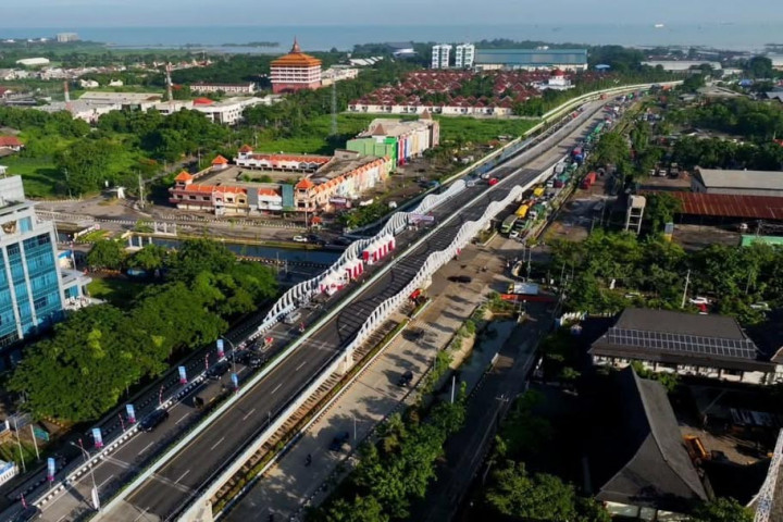 Kepala Negara juga menyampaikan apresiasi kepada semua pihak yang telah bekerja keras mewujudkan proyek ini.