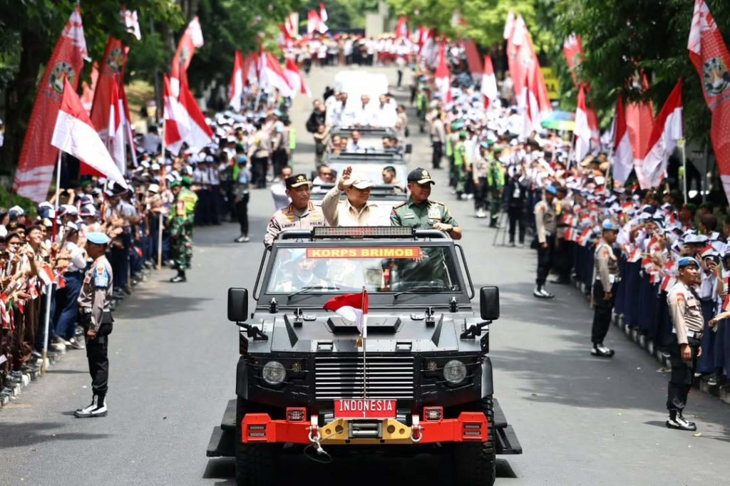 Presiden Prabowo Subianto mengingatkan kepada jajaran kepolisian untuk selalu berpihak pada rakyat dan membela kepentingan rakyat.