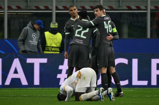 AC Milan mengamankan kemenangan tipis dengan skor 2-1 ketika menjamu perwakilan Serbia FK Crvena Zvezda pada matchday keenam Liga Champions, di Stadion San Siro, Milan, Kamis, 12 Desember 2024 dini hari WIB.