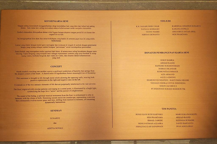 Selain itu, ada prasasti yang menceritakan makna dari terowongan tersebut.