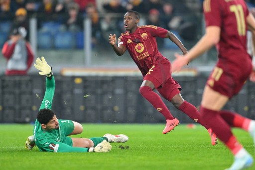 Roma berhasil menggandakan keunggulan setelah umpan terobosan Manu Kone dapat disambut oleh tendangan Saud Abdulhamid yang membobol gawang Braga sehingga skor berubah menjadi 2-0 pada menit ke-47.