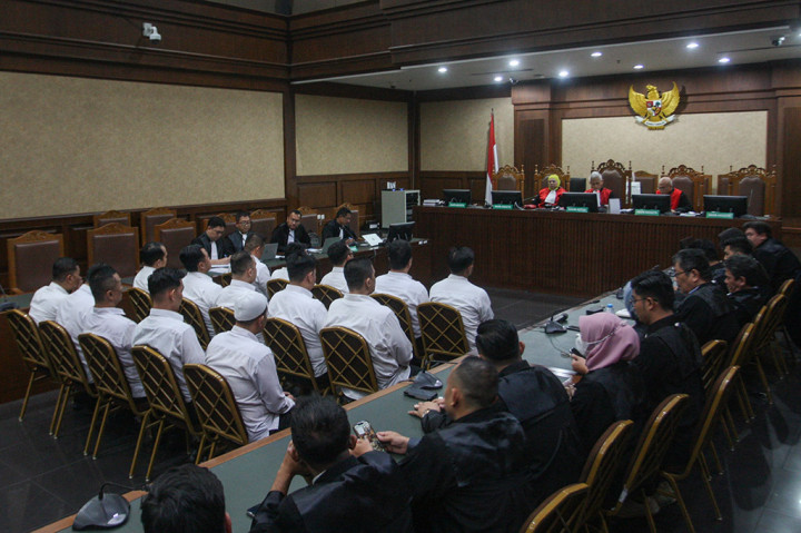 Sebanyak 15 terdakwa kasus dugaan pungutan liar (pungli) atau pemerasan kepada tahanan Rumah Tahanan (Rutan) Komisi Pemberantasan Korupsi (KPK) pada rentang waktu 2019-2023 divonis pidana selama 4 tahun hingga 5 tahun penjara.