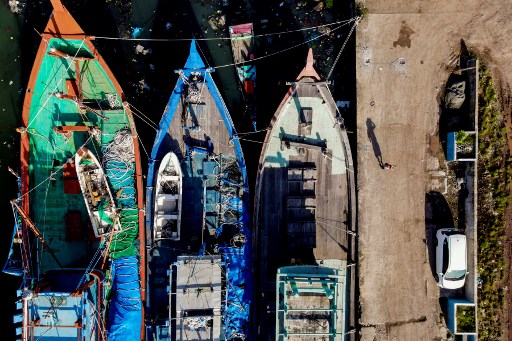 Miftach menegaskan, bagi yang melanggar ketentuan tersebut dapat diberikan sanksi adat oleh Panglima Laot. Berupa larangan menggunakan kapal minimal tiga hari sampai tujuh hari lamanya. 