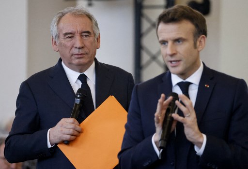Bayrou menjadi PM keempat yang ditunjuk Macron dalam waktu kurang dari setahun, dan yang keenam sejak 2017.