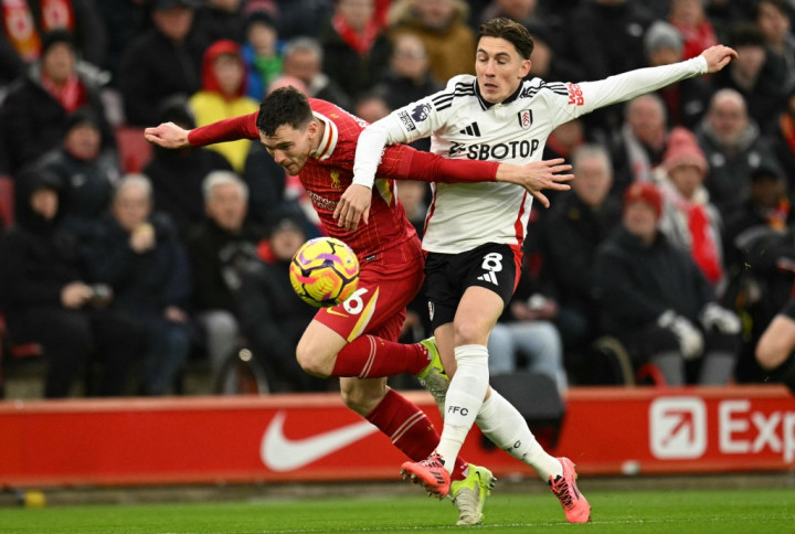 Selain itu, Liverpool juga harus bermain dengan 10 orang sejak menit ke-16 karena Andy Robertson diganjar kartu merah langsung oleh wasit akibat melanggar Harry Wilson.