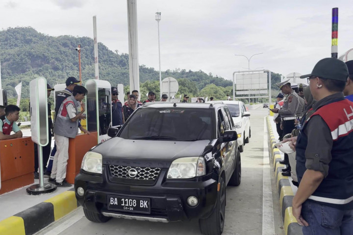 Dalam uji coba ini, petugas menerapkan sisten one way atau satu arah dari Kota Padang menuju Kota Bukittingi. Sedangkan dari arah Kota Bukttinggi ke Kota Padang melalui jalur biasa.