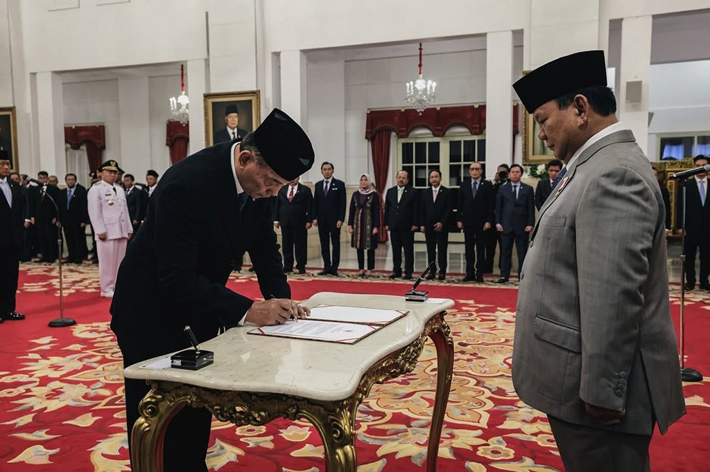 Agenda berlanjut pada prosesi pembacaan sumpah jabatan yang disaksikan langsung oleh Presiden Prabowo Subianto serta penandatanganan berita acara.
