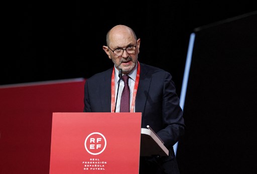 Federasi Sepak Bola Spanyol memilih Rafael Louzan sebagai presiden barunya pada hari Senin, 16 Desember 2024, saat mencoba untuk bangkit dari kekacauan selama lebih dari setahun yang dipicu oleh ciuman paksa mantan bos Luis Rubiales terhadap pemain bintang Jenni Hermoso.