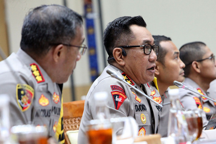 Komisi III DPR dan Polri mengundang Kapolda Kalimantan Timur Irjen Djoko Poerwanto untuk membahas kasus dugaan pembunuhan warga oleh oknum anggota polisi, serta mengundang Kapolres Metro Jakarta Timur Kombes  Kombes Nicolas Ary Lilipaly untuk membahas kasus penganiayaan di toko roti.