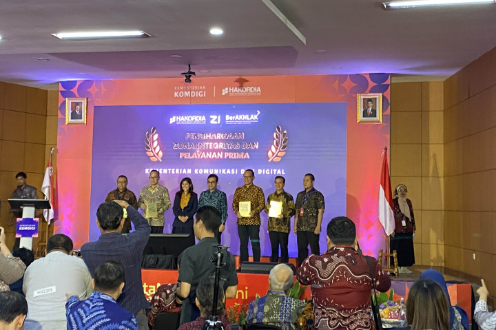 “Insya Allah tahun 2025 menjadi tahun di mana nama Kementerian Komunikasi dan Digital agar bisa lebih dipandang dengan baik oleh masyarakat,” kata Meutya di Jakarta, Selasa, 17 Desember 2024.