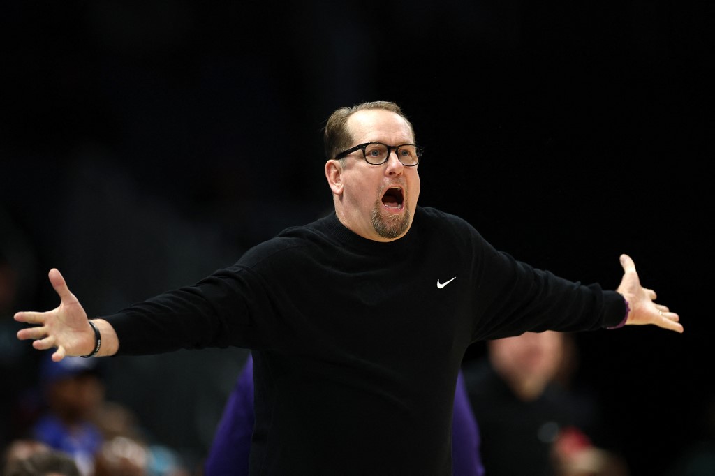 Pelatih Philadelphia 76ers, Nick Nurse, menyatakan optimistis terkait kondisi Joel Embiid yang tengah menjalani pemulihan dari cedera retak sinus dengan menilai cedera kali ini tidak separah dua cedera wajah sebelumnya yang pernah dialami oleh MVP NBA 2023 tersebut.