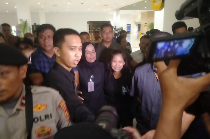 Terpidana mati kasus penyelundupan narkoba Mary Jane Veloso menjalani proses pemulangan ke negara asalnya yakni Filipina melalui Bandara Internasional Soekarno-Hatta (Soetta) Tangerang, Banten
pada Selasa, 17 Desember 2024 malam.