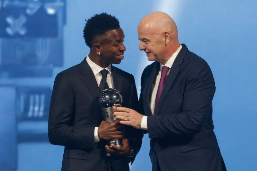 Pemain asal Brasil, Vinicius Junior dinobatkan sebagai Pemain Pria Terbaik FIFA 2024 dalam acara FIFA Award 2024 di Doha, Qatar pada Selasa, 17 Desember 2024 malam waktu setempat.