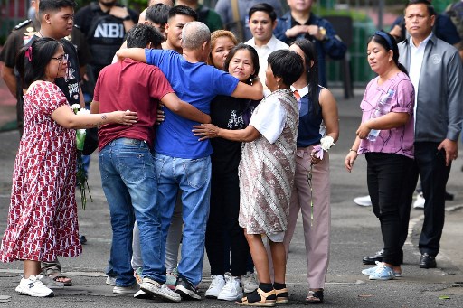 Orang tua Veloso, Cesar dan Celia, serta putra-putranya, Mark Daniel dan Mark Darren bersama dengan anggota keluarga dan para kerabat lainnya, tak dapat menyembunyikan kegembiraan pada pertemuan tersebut.
