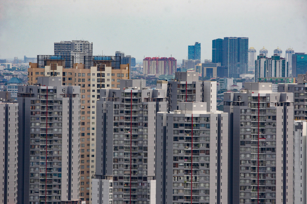 Director of Strategic Consulting Cushman  Wakefield Indonesia Arief Rahardjo mengatakan, pemanfaatan lahan pemerintah dalam program ini membantu menekan biaya pembangunan, sehingga harga hunian vertikal menjadi lebih terjangkau bagi masyarakat.