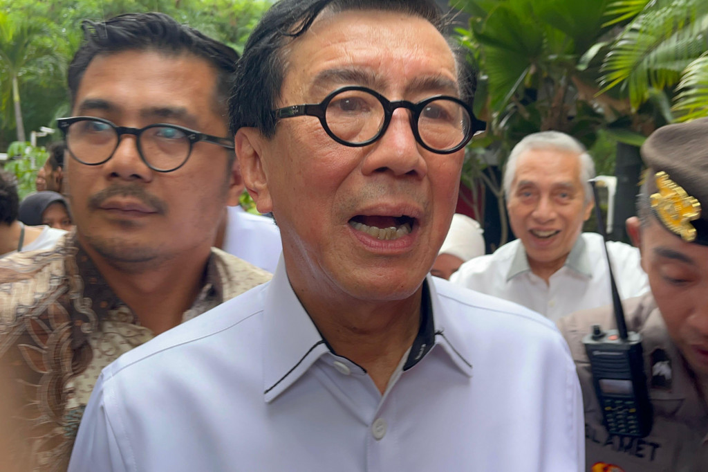 Komisi Pemberantasan Korupsi (KPK) rampung memeriksa mantan Menteri Hukum dan Hak Asasi Manusia (Menkumham) Yasonna H Laoly. Dia mengaku diminta memberikan keterangan dalam kapasitasnya sebagai Ketua Dewan Perwakilan Pusat (DPP) Partai Demokrasi Indonesia Perjuangan (PDIP).