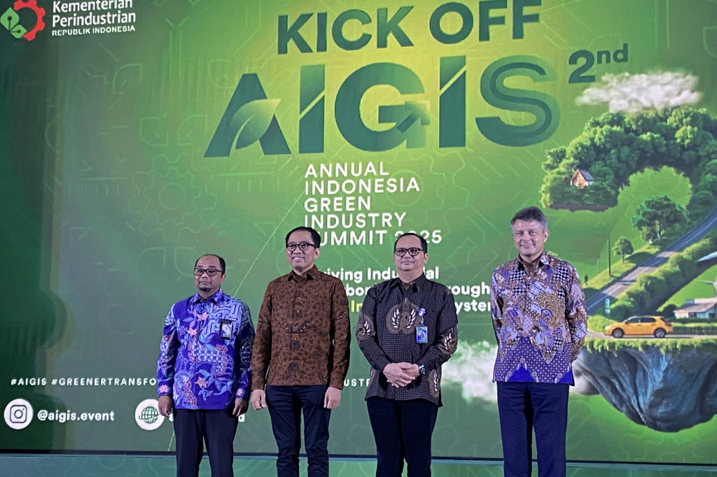 Kementerian Perindustrian (Kemenperin) kembali menggelar gelar Annual Indonesia Green Industry Summit (AIGIS) ke-2 tahun 2025. Hal ini sejalan dengan komitmen pemerintah untuk mengakselerasi dekarbonisasi industri dan bergerak ke arah ekonomi yang lebih hijau.