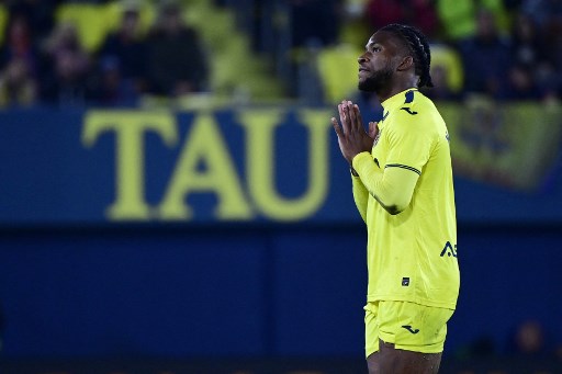 Villareal harus bermain dengan sepuluh pemain pada menit ke-32 setelah Willy Kambwala melakukan pelanggaran keras kepada lawan dan langsung diganjar kartu merah.