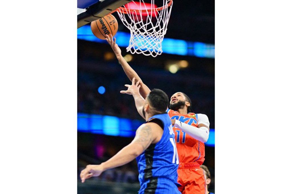 Isaiah Hartenstein turut memberikan kontribusi signifikan bagi Thunder dengan mencetak 12 poin dan 12 rebound. Selain itu, Williams, Aaron Wiggins, dan Alex Caruso masing-masing menyumbang 11 poin.