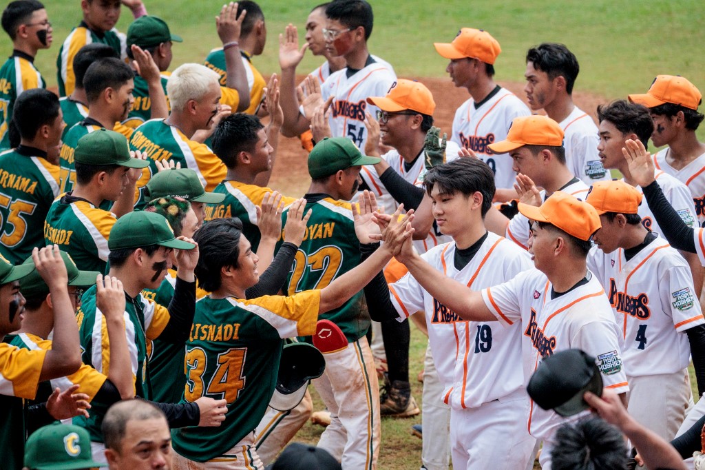 Selain menyelenggarakan turnamen Asia Koshien, juga berlangsung turnamen ekshibisi yang mempertemukan Indonesian All Stars menghadapi Japan All Stars.