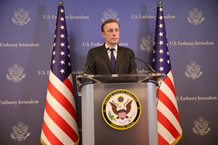 Penasehat Keamanan Nasional Gedung Putih Jake Sullivan mengatakan bahwa kesepakatan damai untuk mengakhiri konflik Ukraina dapat dicapai dengan menekan Rusia, hal yang diharapkan dilakukan
Donald Trump saat resmi menjabat.