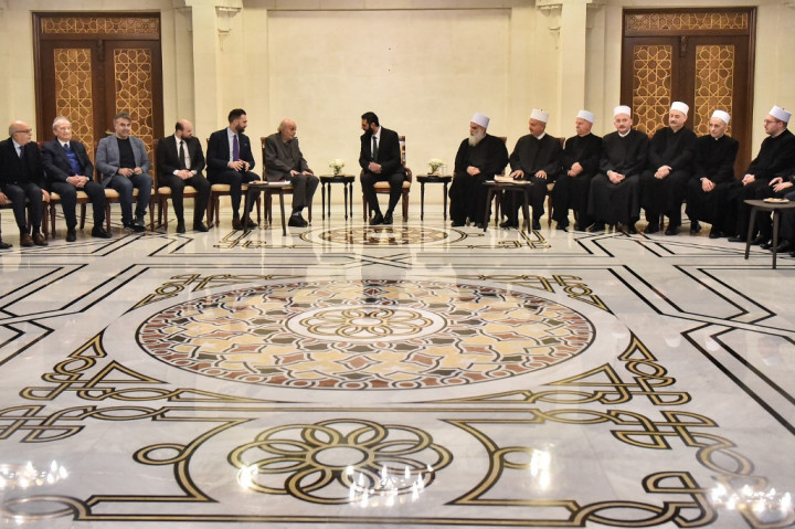 Jumblatt juga menyatakan bahwa partainya, Democratic Gathering Party, akan mengajukan memorandum ke parlemen mengenai hubungan Lebanon-Suriah.