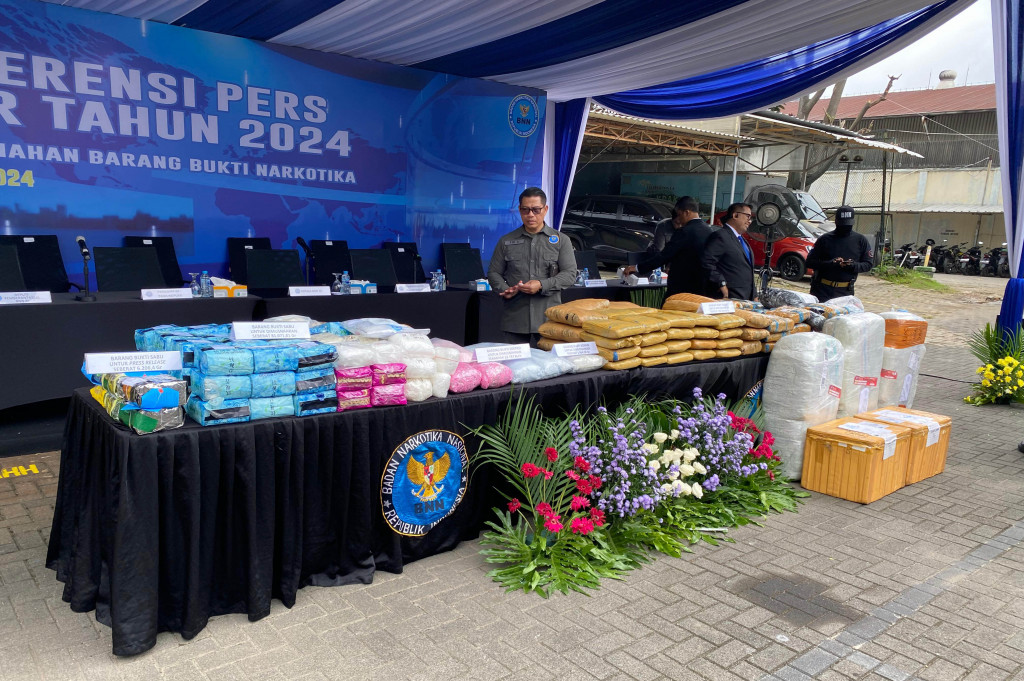 Badan Narkotika Nasional Republik Indonesia (BNN) memusnahkan barang bukti narkoba yang ke sebelas kalinya di tahun 2024. Barang bukti yang dimusnahkan kali ini berpotensi digunakan saat malam tahun baru.