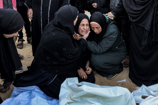 jumlah warga Palestina yang tewas akibat serangan Israel sejak 7 Oktober 2023 terus bertambah menjadi 45.317 orang, sementara 107.713 orang lainnya terluka. Sebagian besar dari mereka adalah perempuan dan anak-anak.