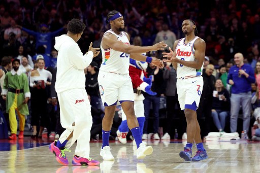 Philadelphia 76ers berhasil bangkit untuk kemudian mengalahkan San Antonio Spurs 111-106 pada laga lanjutan NBA, Selasa, 24 Desember 2024, meski sang bintang Joel Embiid diusir keluar lapangan.