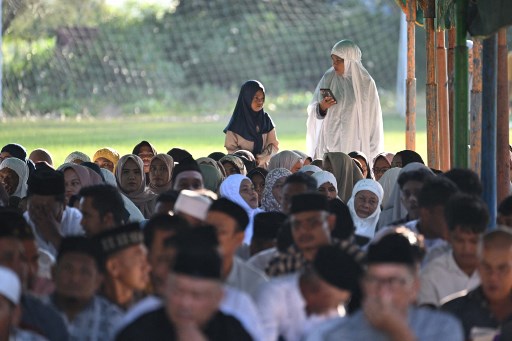 Pada hari itu, gempa bumi berkekuatan 9,1 SR melanda Aceh dan memicu tsunami dahsyat di Samudra Hindia yang menewaskan lebih dari 220.000 orang di belasan negara.