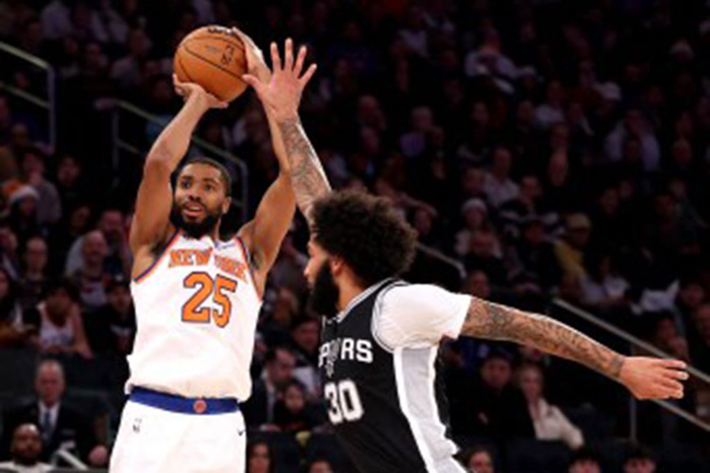 Selain performa Wembanyama, laga ini juga menjadi catatan sejarah karena guard New York Knicks, Mikal Bridges mencetak 41 poin, menjadikannya pasangan lawan pertama yang masing-masing mencetak 40 poin atau lebih pada Hari Natal sejak 1961.