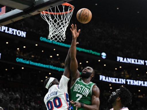 Philadelphia 76ers berhasil meraih kemenangan penting 118-114 atas juara bertahan Boston Celtics dalam laga Hari Natal NBA, Kamis, 26 Desember 2024 WIB, sekaligus menandai kebangkitan tim setelah sempat terpuruk dengan rekor buruk 3-14 pada 28 November lalu.