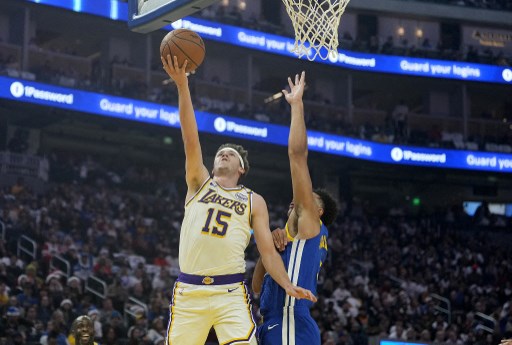 Skor penentu Austin Reaves terjadi setelah Stephen Curry sempat menyamakan kedudukan lewat tembakan tiga angka dari jarak 9,5 meter tujuh detik sebelumnya.