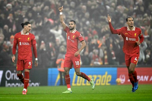 Liverpool akhirnya berhasil membalikkan kedudukan lewat gol yang dicetak Curtis Jones saat laga babak kedua berjalan empat menit. Skor menjadi 2-1.