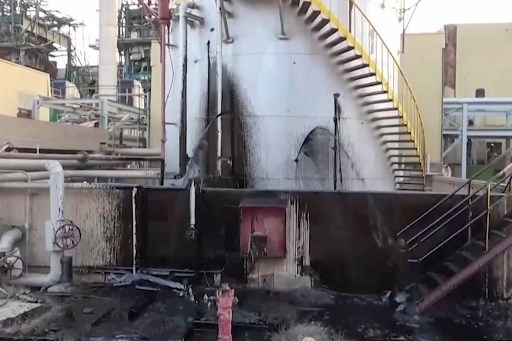 Serangan tersebut menargetkan sejumlah lokasi strategis di Yaman, termasuk Bandara Sana'a dan Pelabuhan Al-Hudaidah di bagian barat Yaman. Mereka juga menyerang pembangkit listrik Hezyaz dan Ras Kutaib di negara tersebut.