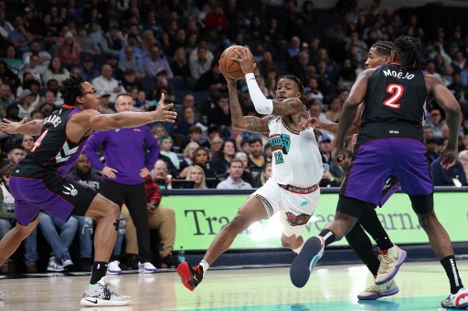 Memphis Grizzlies mencetak sejarah dengan mencatatkan 155 poin, jumlah tertinggi dalam sejarah klub, saat mengalahkan Toronto Raptors 155-126 dalam laga NBA pada Jumat, 27 Desember 2024 WIB. Ini menjadi skor tertinggi yang dicapai tim NBA musim 2024-2025.