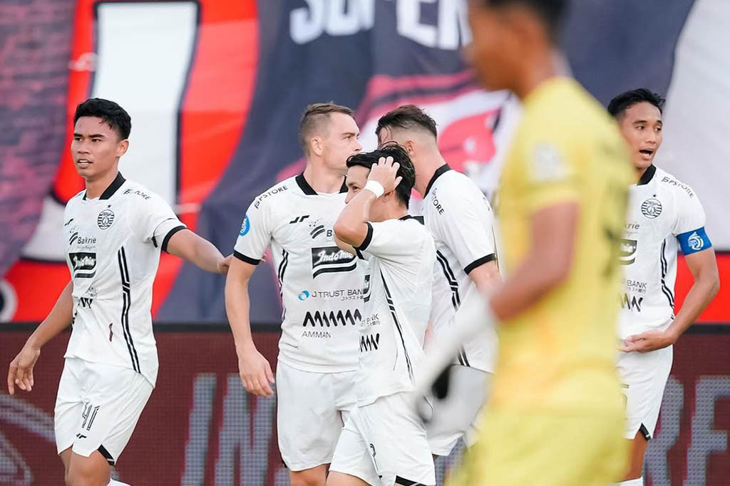 Persija Jakarta berhasil membungkam tuan rumah Malut United dengan skor tipis 1-0 pada laga terakhir putaran pertama Liga 1 Indonesia di Stadion Gelora Kie Raha, Ternate, Sabtu, 28 Desember 2024.