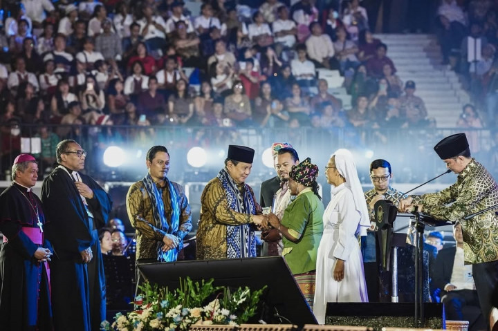 Dalam waktu 2 bulan 8 hari, Prabowo menilai kinerja pemerintah sejauh ini relatif lumayan. Presiden juga memuji timnya yang saat ini menjalankan pemerintahan. Ditegaskan pula bahwa hasil-hasil terbaik yang diinginkan untuk rakyat, harus dipersiapkan dengan matang.