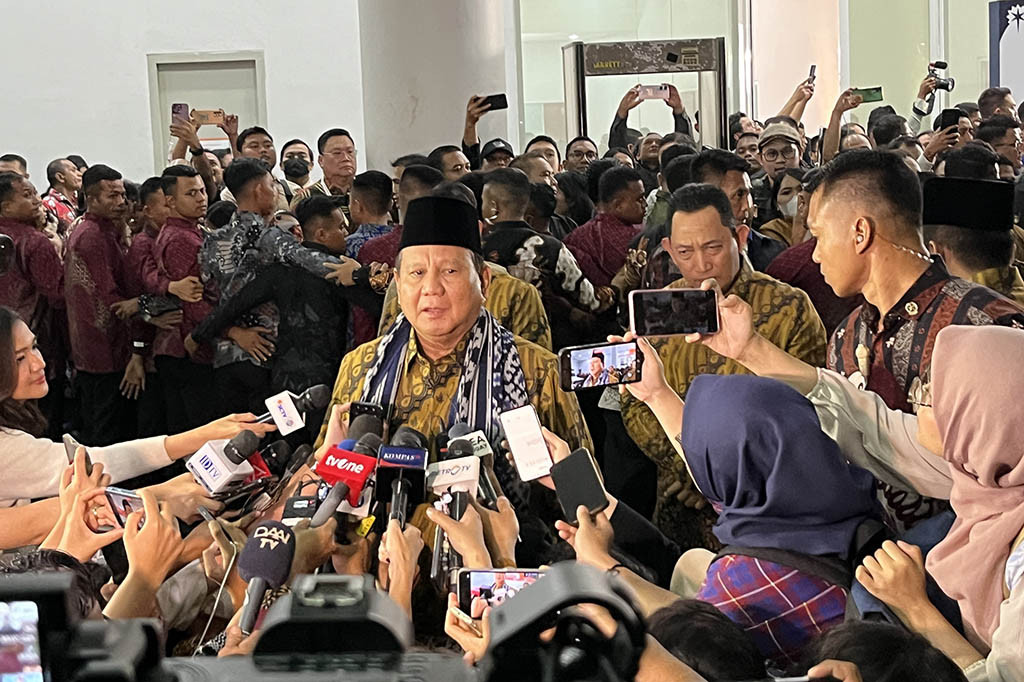 Presiden Prabowo Subianto menjelaskan pertemuan dengan sejumlah pimpinan partai politik (parpol) Koalisi Indonesia Maju (KIM) membahas rangkaian masa libur Natal 2024 dan Tahun Baru 2025.