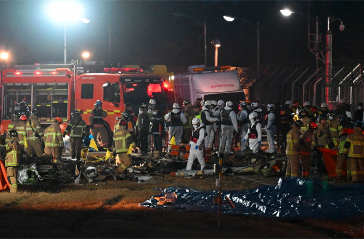 Sebuah pesawat penumpang yang mengangkut 181 orang mendarat darurat dan meledak di sebuah bandara di Muan, barat daya Korea Selatan, Minggu, menewaskan 179 orang, dengan dua lainnya berhasil diselamatkan.