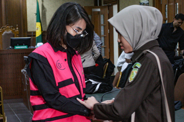 Pengadilan Negeri Tindak Pidana Korupsi pada Pengadilan Negeri Jakarta Pusat, Senin, 30 Desember 2024, menggelar sidang vonis terhadap Helena Lim, terdakwa kasus dugaan korupsi tata kelola timah dengan potensi kerugian negera hingga ratusan triliun rupiah.