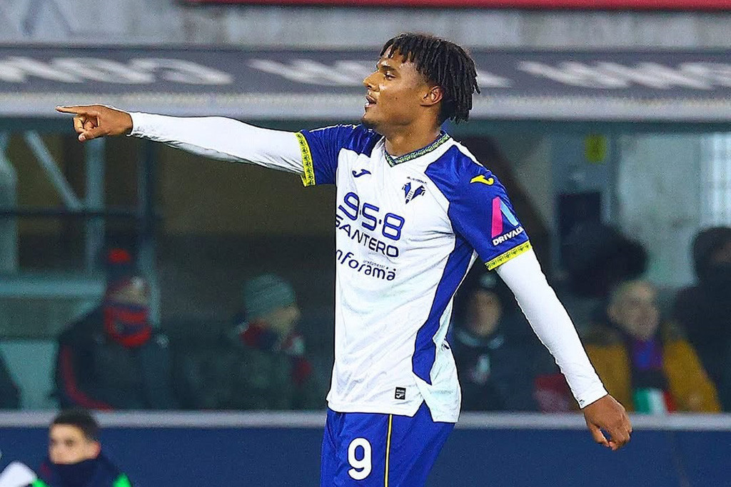 Dominguez lantas mencetak gol keduanya pada menit ke-58, sebelum gol bunuh diri Santiago Castro pada menit ke-88 memastikan kemenangan tim tamu menjadi 3-2.