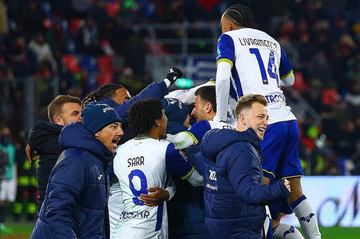 Verona mencuri kemenangan 3-2 di markas Bologna, pada pertandingan Liga Italia di Stadion Renato Dall'Ara, Bologna, Selasa, 31 Desember 2024 dini hari WIB.