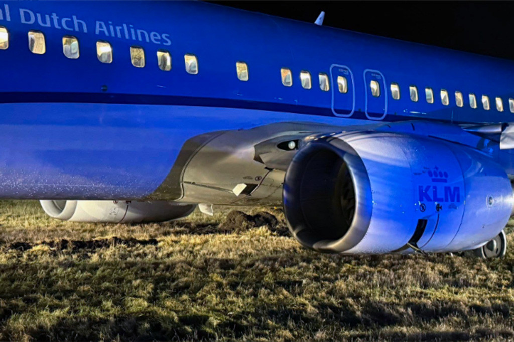 Penerbangan KLM 1204, sebuah pesawat Boeing 737-800 yang sedang dalam perjalanan dari Oslo ke Amsterdam, mengalami kegagalan sistem hidrolik tak lama setelah lepas landas. Semua dari 176 penumpang dan enam awak pesawat tidak terluka.