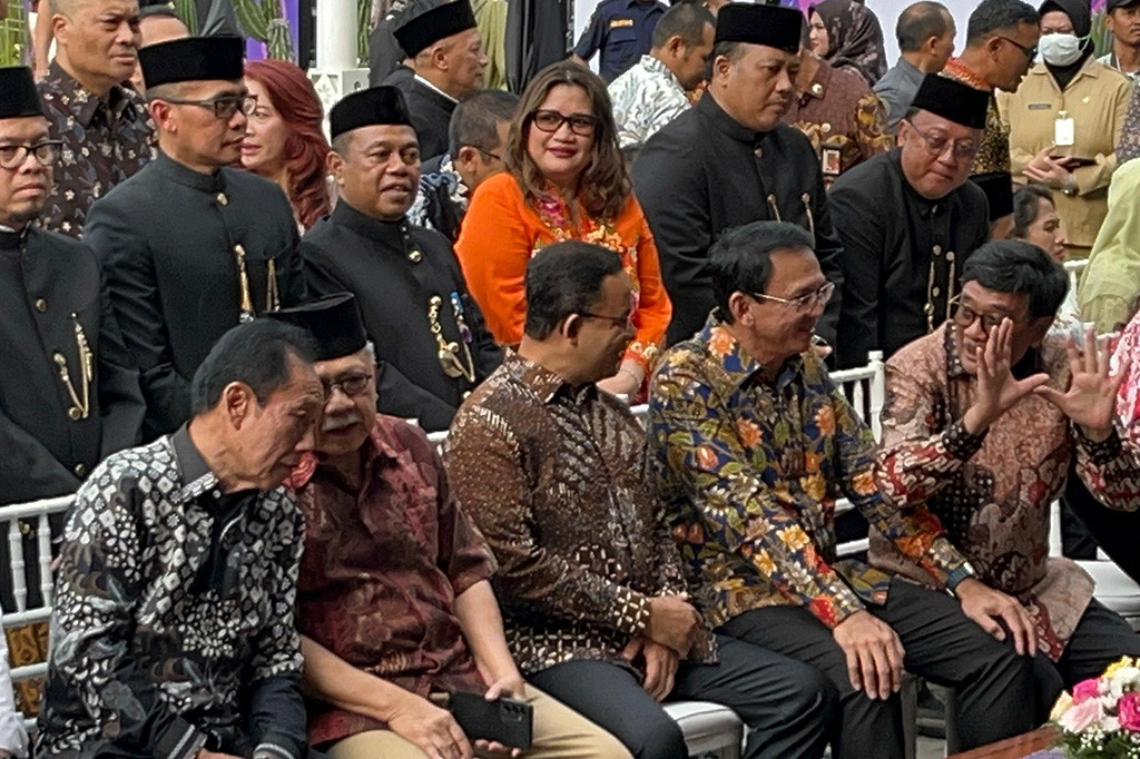 Kehadiran para tokoh ini dalam rangka menghadiri acara 'Bentang Harapan JakASA' yang menjadi salah satu acara malam tahun baru yang diselenggarakan oleh Pemerintah Provinsi (Pemprov) Jakarta. Nantinya mereka akan menuliskan harapan di papan yang telah disediakan.