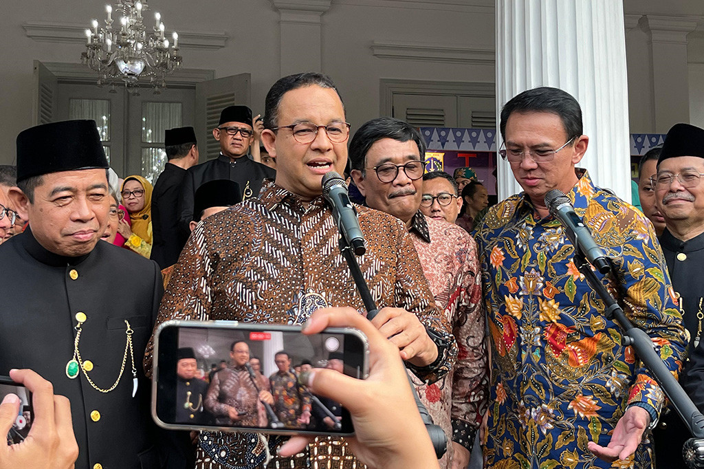 “Kedua, saya berharap Jakarta ini memenuhi persyaratan standar dunia menjadi kota megapolitan,” lanjut Ahok.