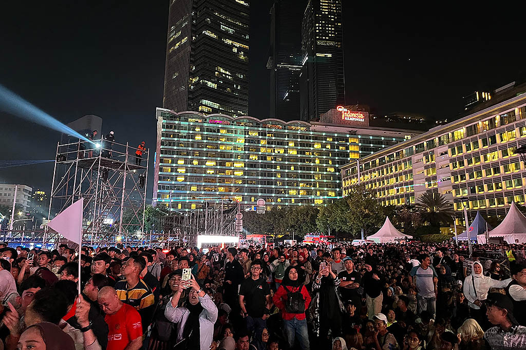 Sebagai informasi Pemprov Jakarta menyediakan 23 panggung hiburan untuk memeriahkan momen pergantian tahun 2025 pada Selasa, 31 Desember 2024. Acara pergantian tahun ini diberi nama Semarak Jakarta Mendunia.