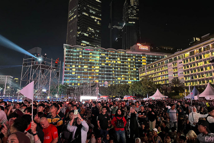 Sebagai informasi Pemprov Jakarta menyediakan 23 panggung hiburan untuk memeriahkan momen pergantian tahun 2025 pada Selasa, 31 Desember 2024. Acara pergantian tahun ini diberi nama Semarak Jakarta Mendunia.