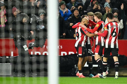 Brentford memimpin terlebih dahulu di menit ke-13, lewat Bryan Mbeumo yang  mencetak gol dengan tembakan pertama mereka di pertandingan tersebut.