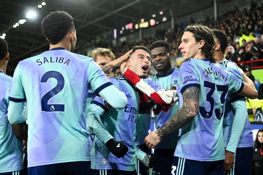 Arsenal menambah keunggulan pada menit ke-53, saat Gabriel Martinelli melepaskan tendangan keras di dalam kotak penalti untuk menaklukkan Flekken. Itu adalah gol kelima pemain Brasil itu di Liga Primer dalam 17 pertandingan sepanjang 2024-25.